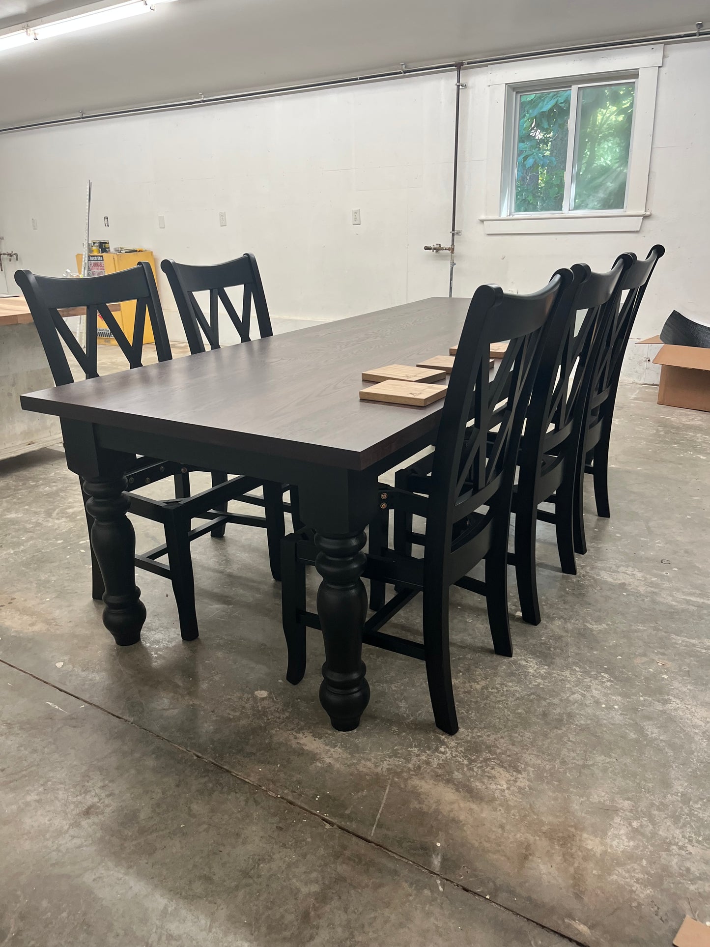 The Isabel Table in Oak